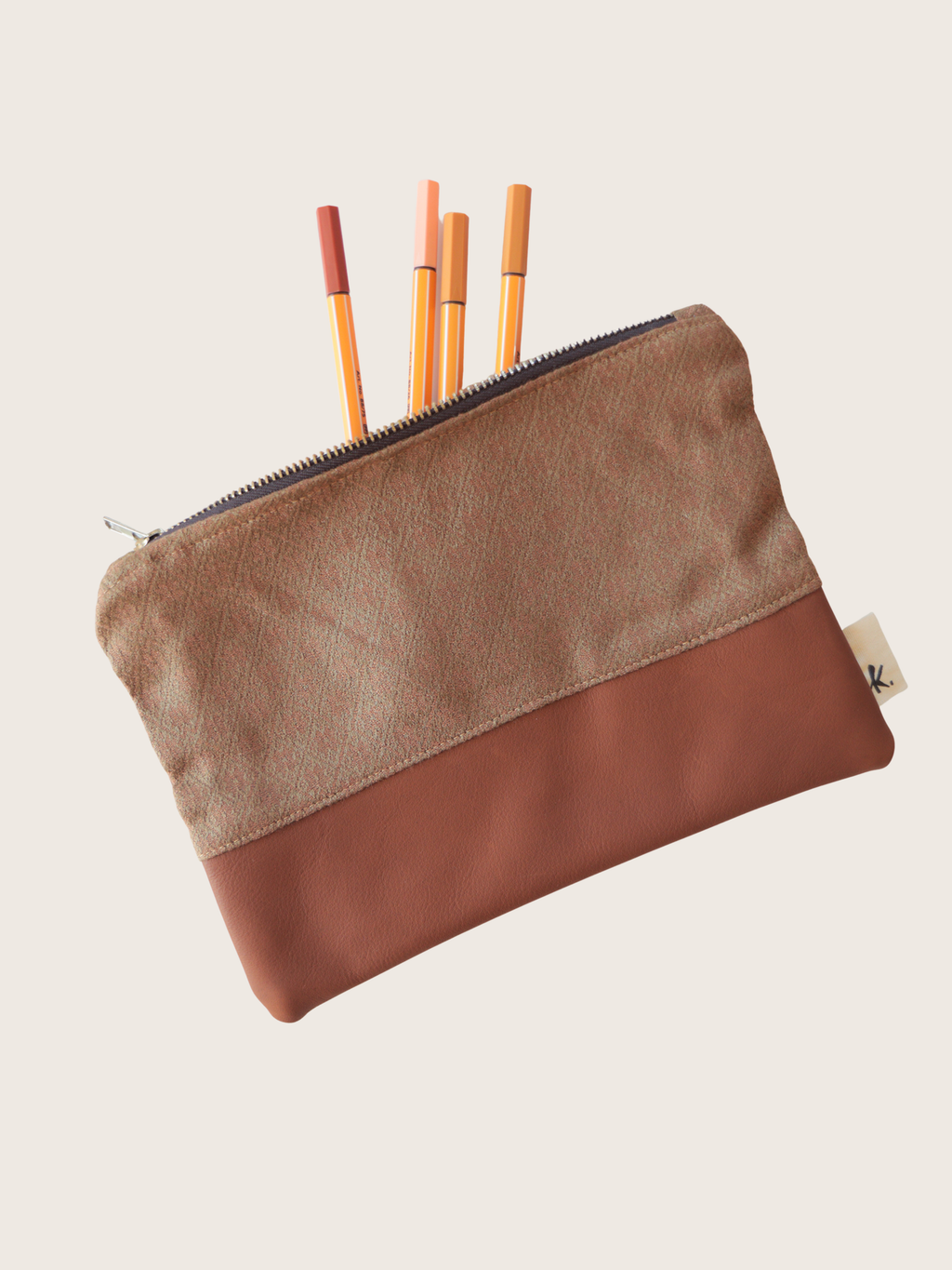 Astuccio pochette con zip in tessuto e pelle – Maiolica