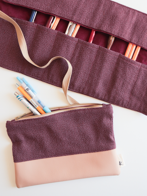 Astuccio arrotolabile per Calligrafia – Amaranto