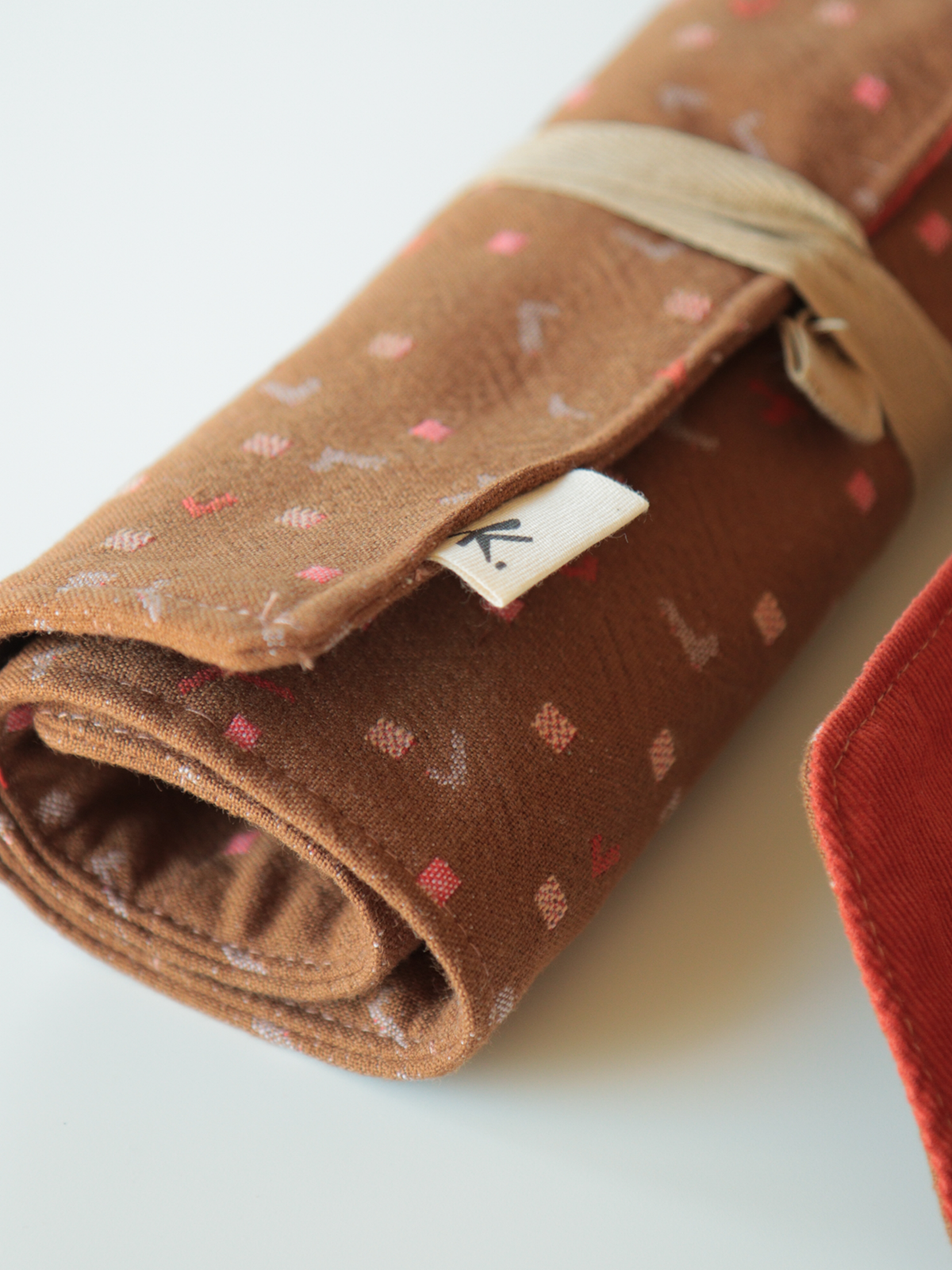 Astuccio arrotolabile per Calligrafia – Terracotta