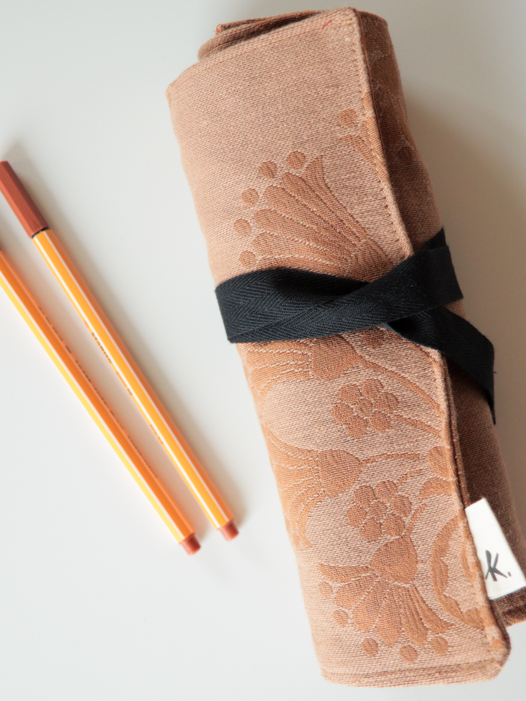 Astuccio arrotolabile per Calligrafia – Damasco