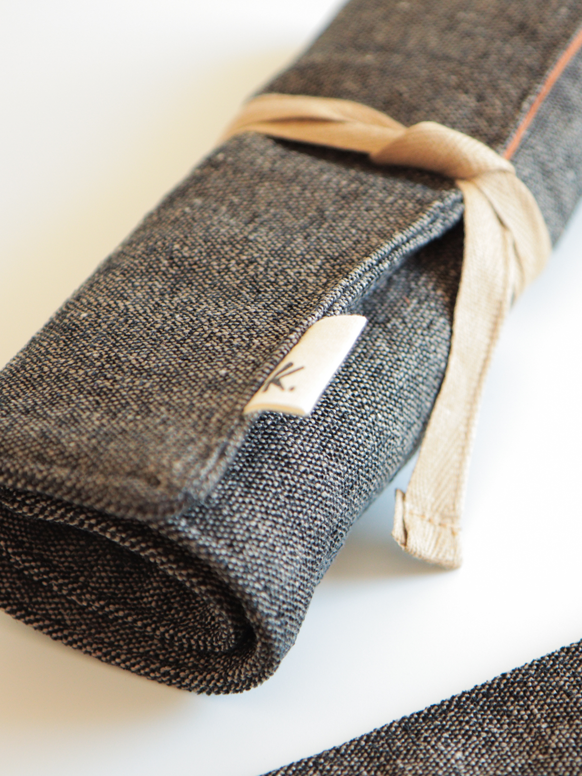 Astuccio arrotolabile per Calligrafia – Ardesia