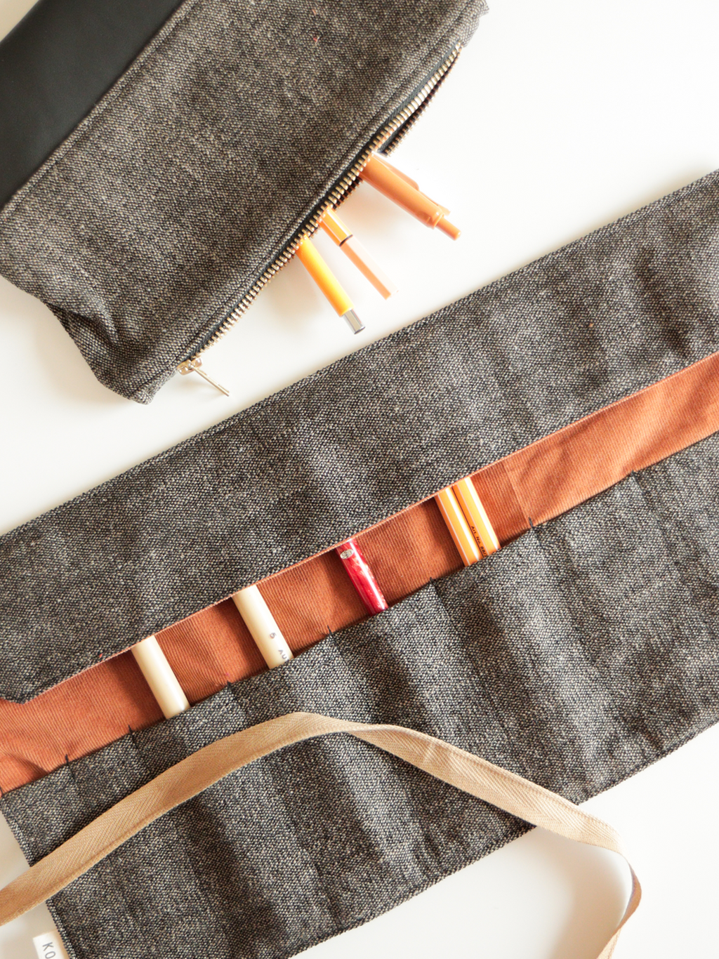 Astuccio arrotolabile per Calligrafia – Ardesia