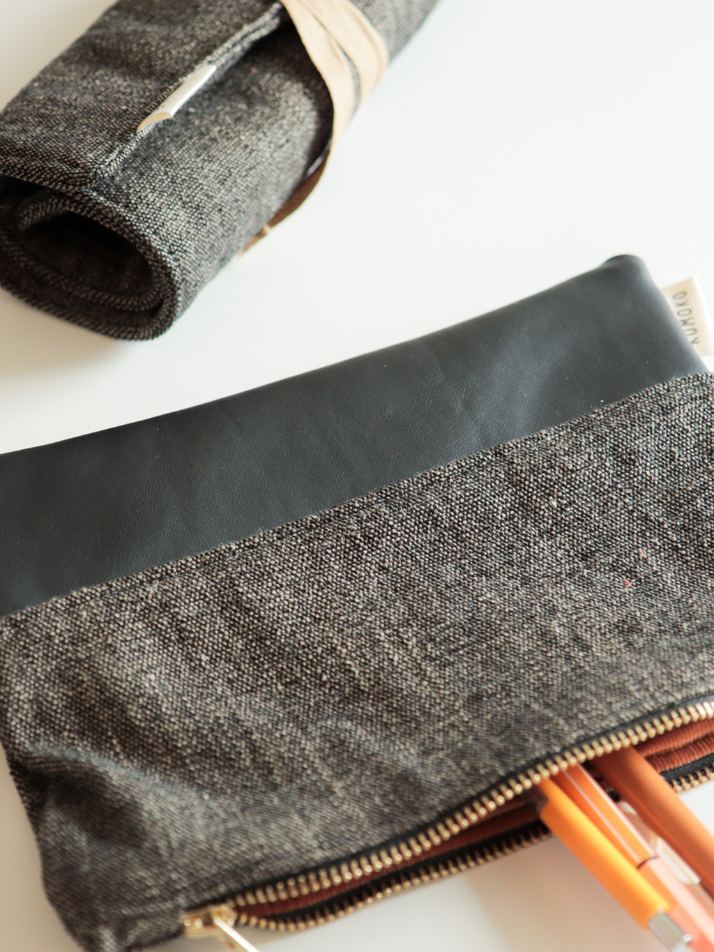 Astuccio arrotolabile per Calligrafia – Ardesia