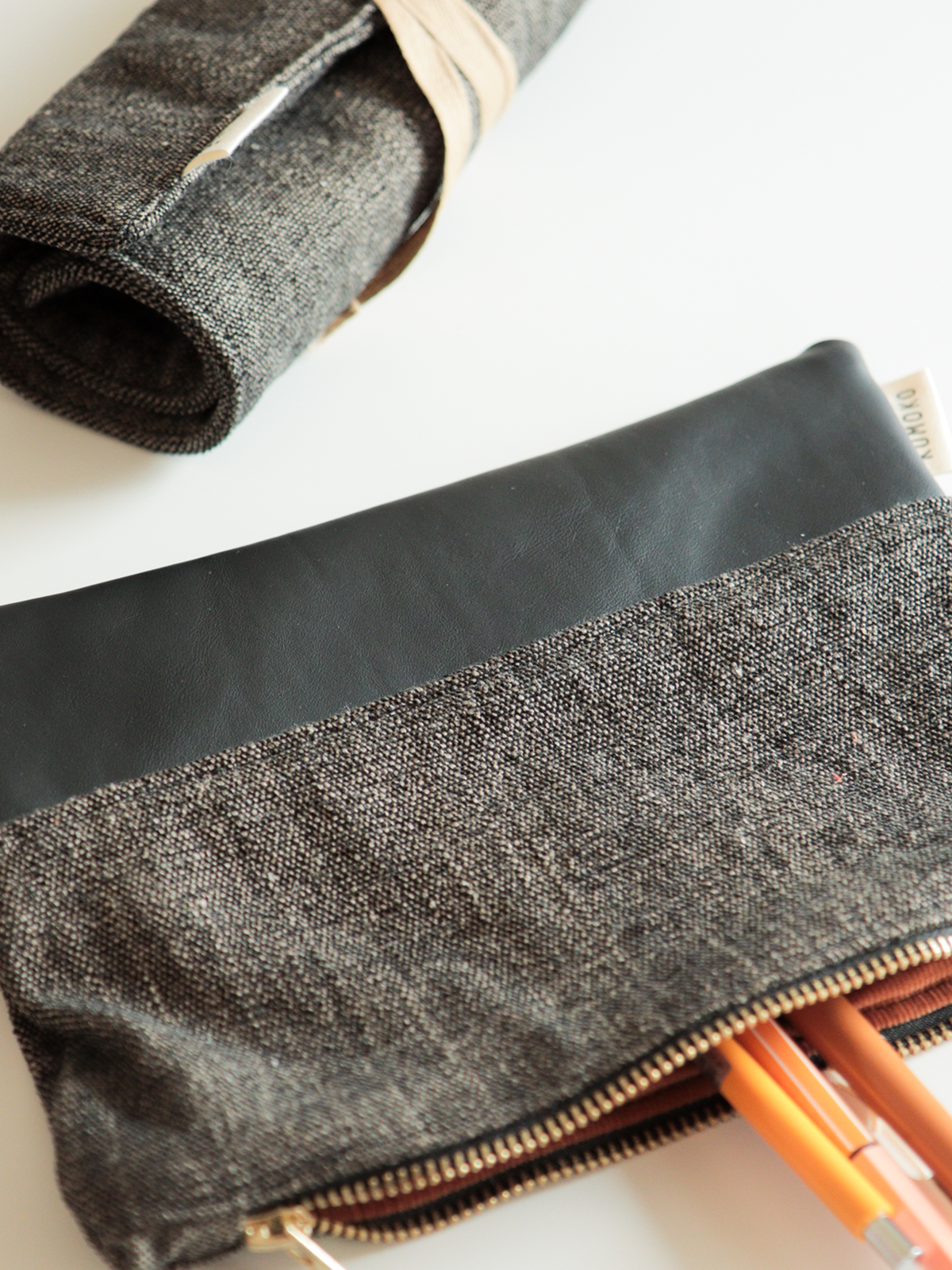 Astuccio arrotolabile per Calligrafia – Ardesia