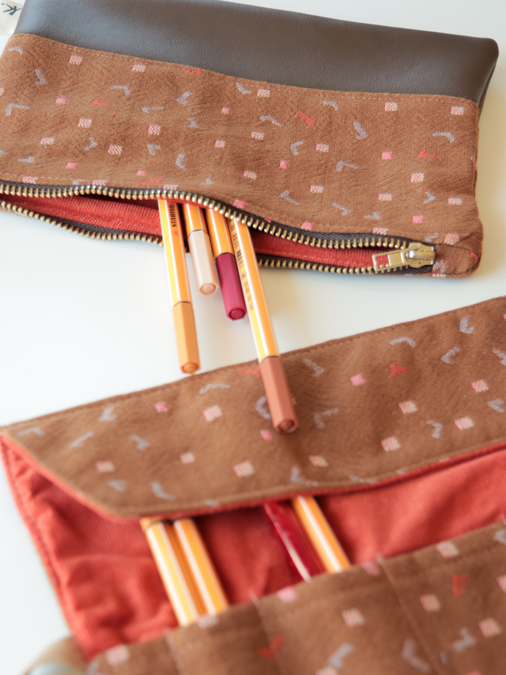 Astuccio arrotolabile per Calligrafia – Terracotta