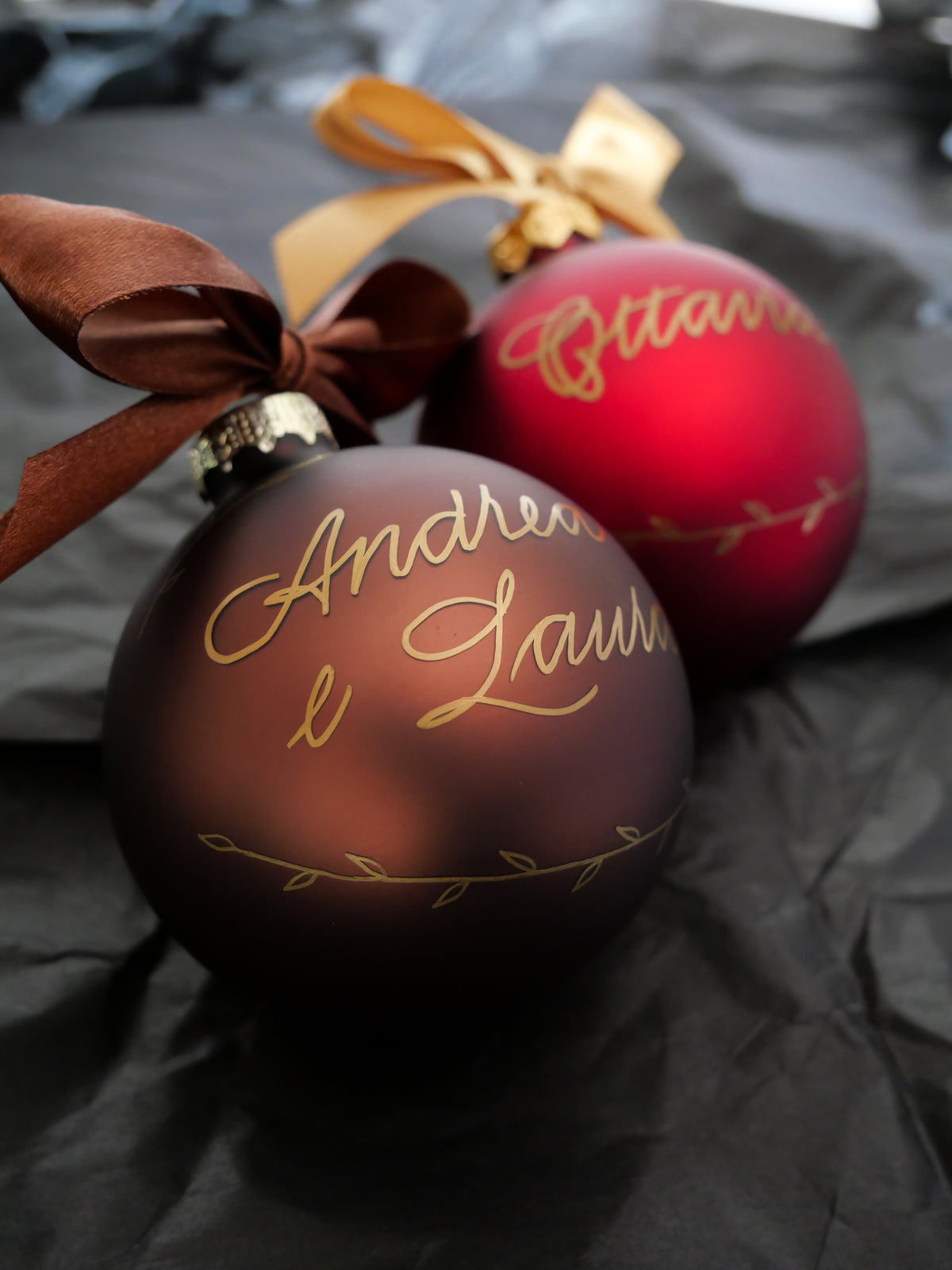 Pallina di Natale personalizzata in vetro con nome scritto a mano