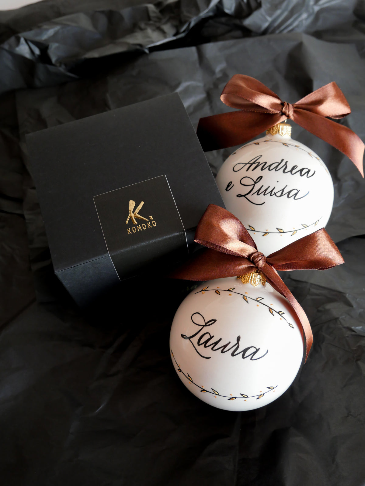Pallina di Natale personalizzata in ceramica con nome scritto a mano