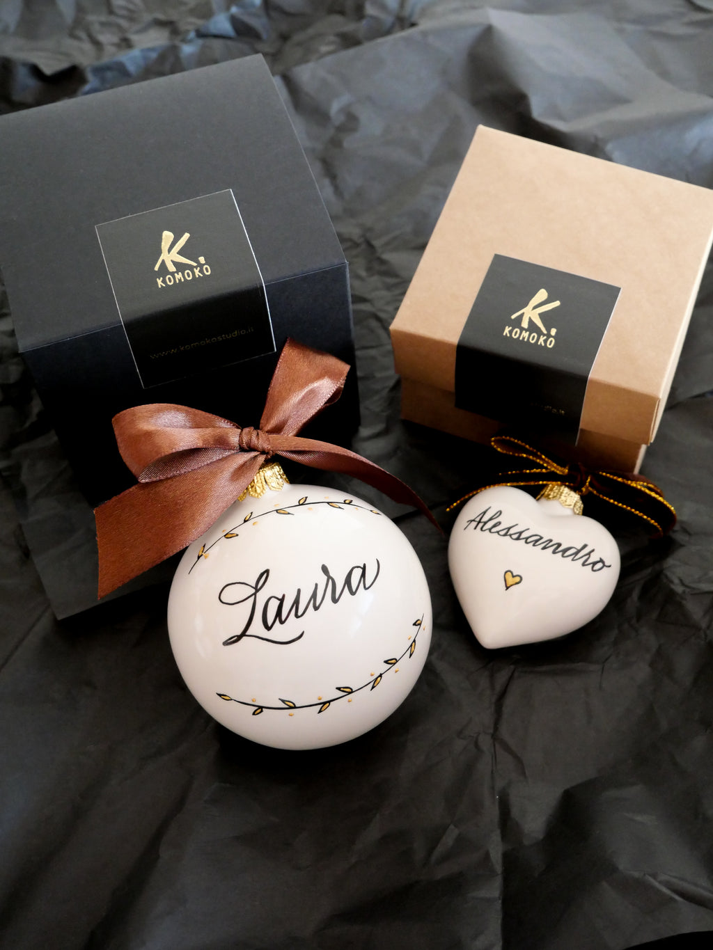 Pallina di Natale personalizzata in ceramica con nome scritto a mano