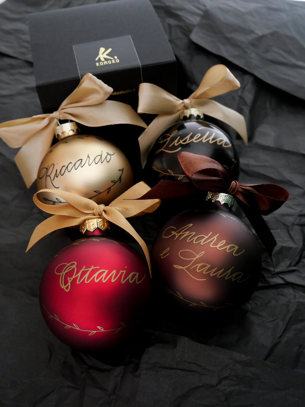 Pallina di Natale personalizzata in vetro con nome scritto a mano