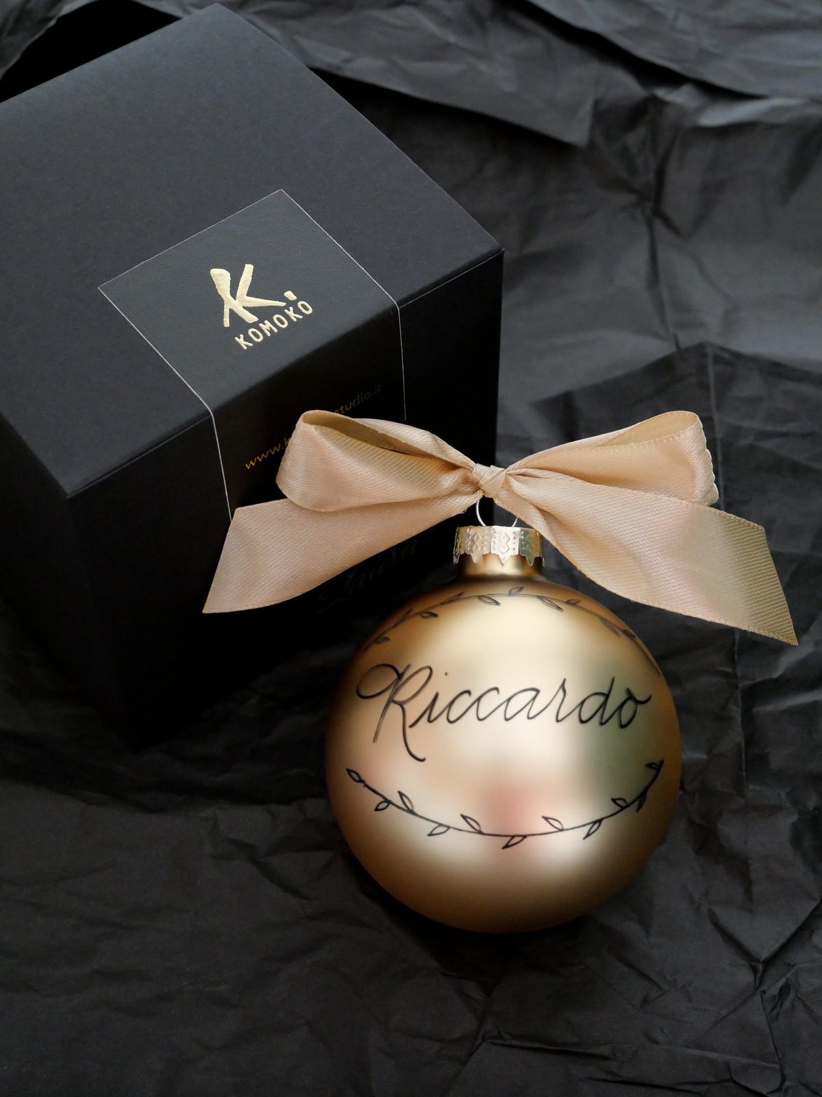 Pallina di Natale personalizzata in vetro con nome scritto a mano
